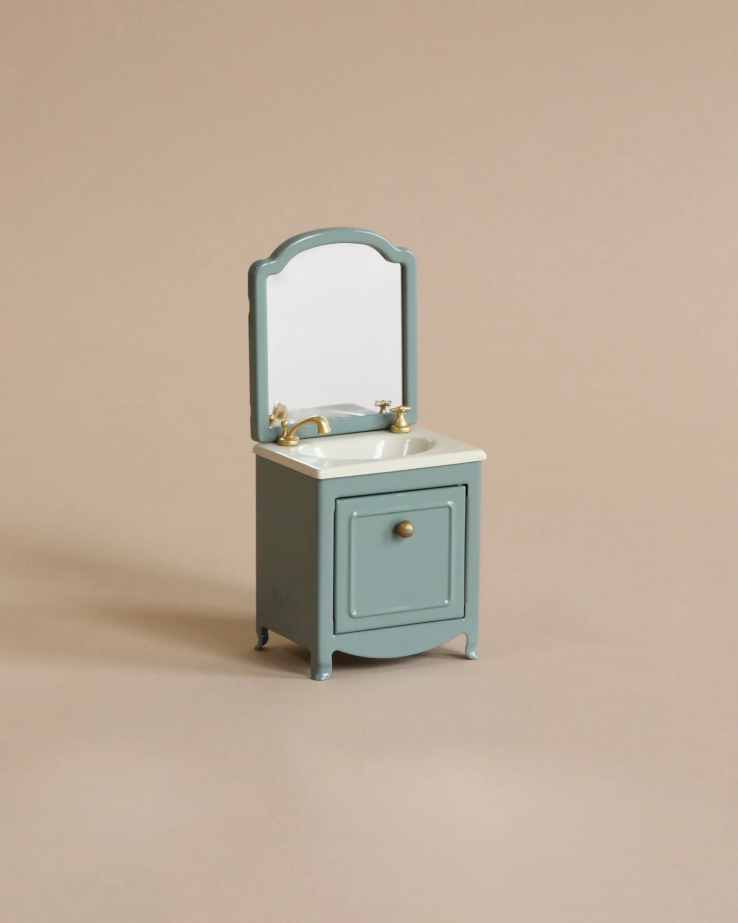 Maileg Miniature Sink With Mirror - Image 3