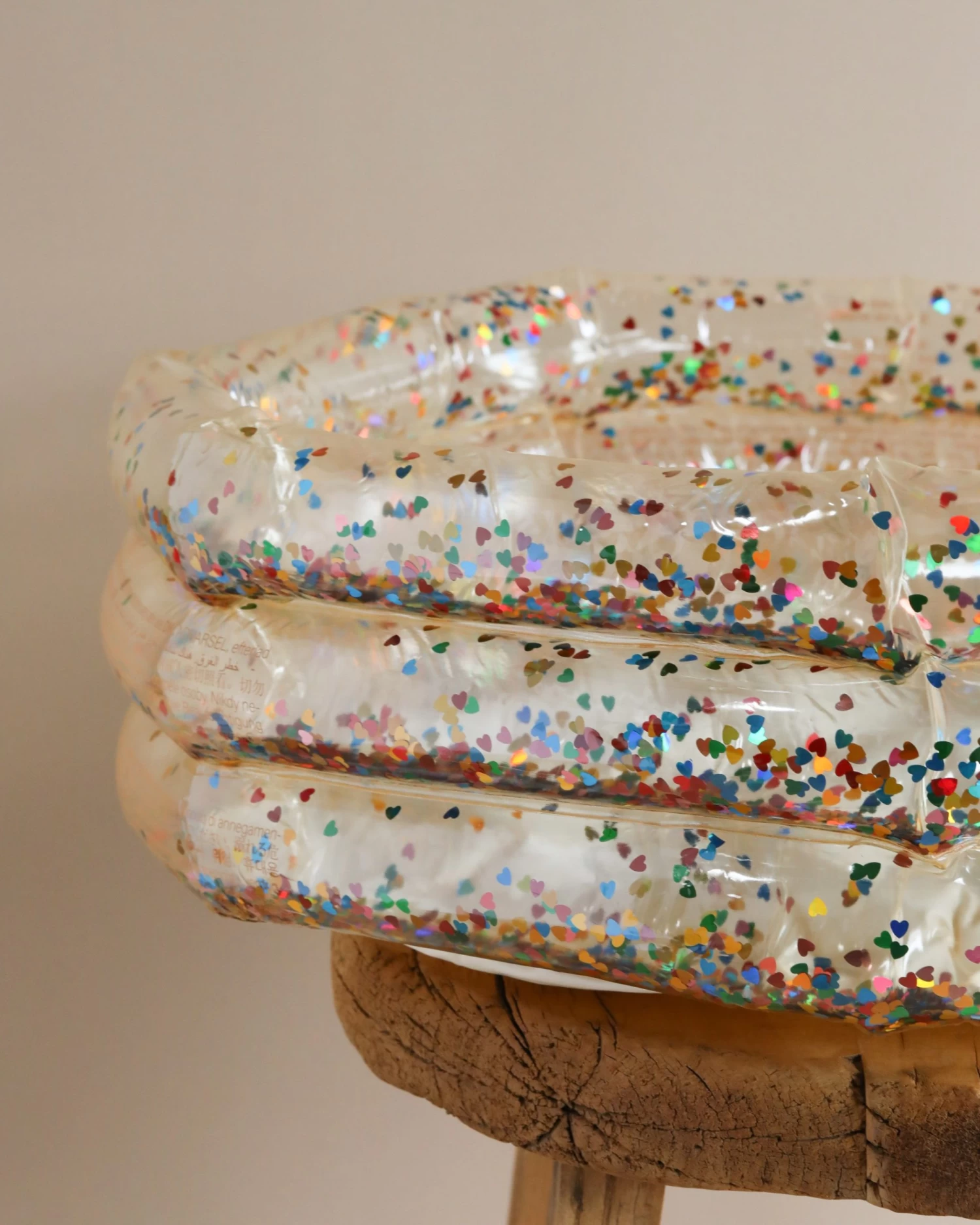 Konges Sløjd Inflatable Mini Pool - Transparent Confetti Hearts - Image 4