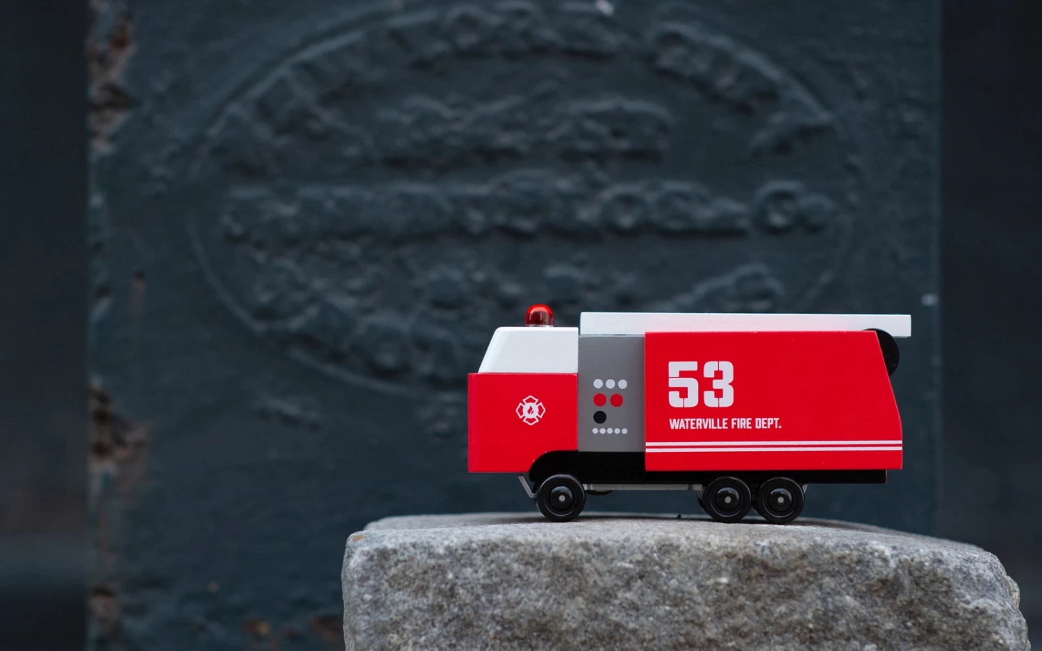 Candylab Fire Truck - Image 4