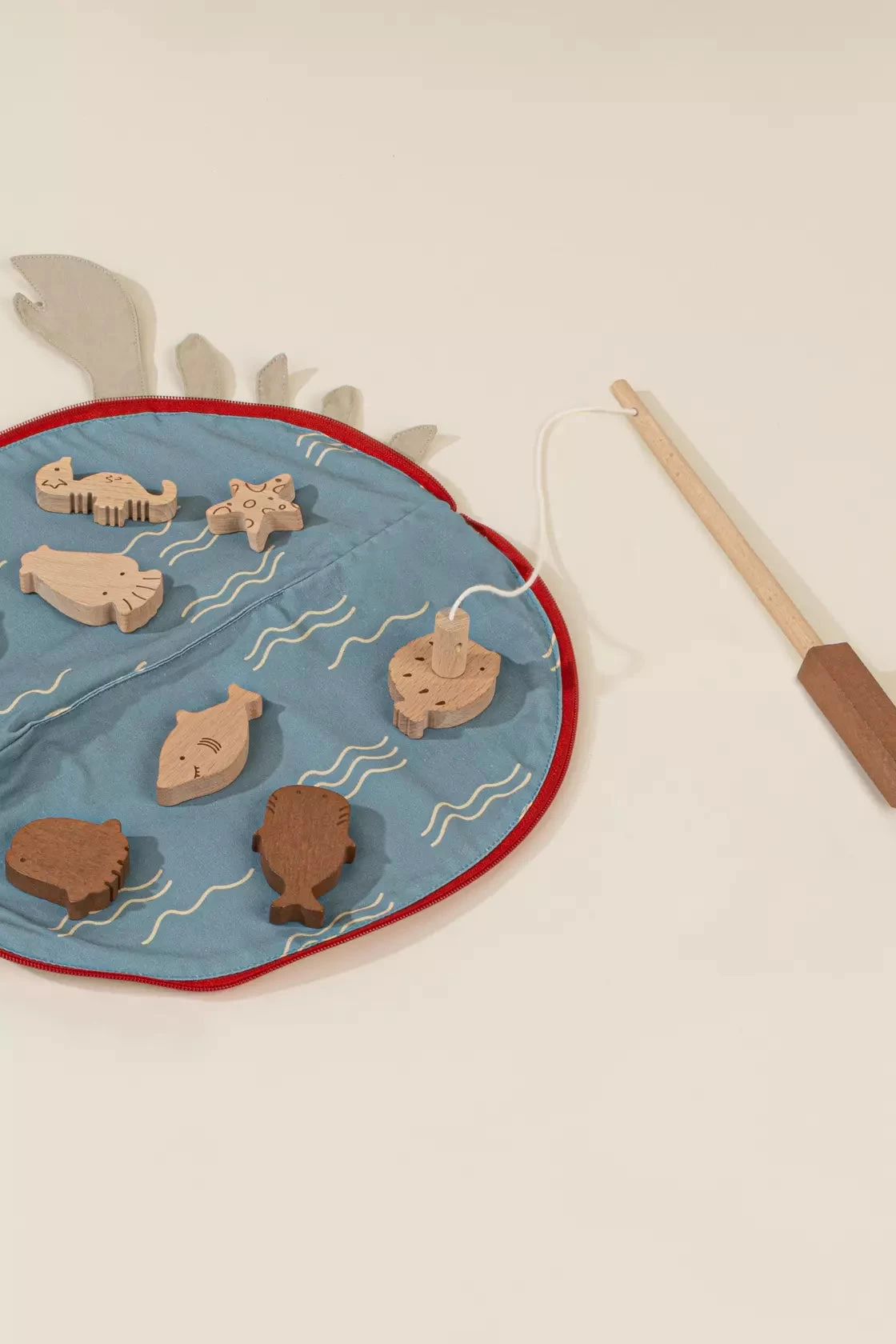 Wooden Fishing Game With Bag - Image 3